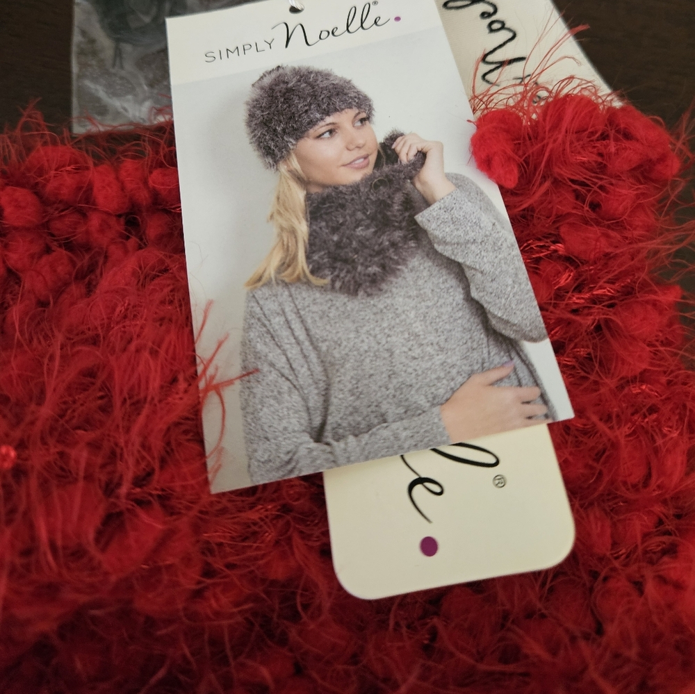 Red Sequin Neck wrap - Picture 2 of 2